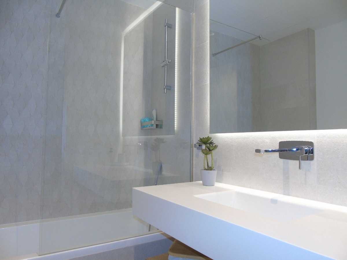 3 Bed Apartment for sale in Marbella Costa Del Sol, Málaga, Spain