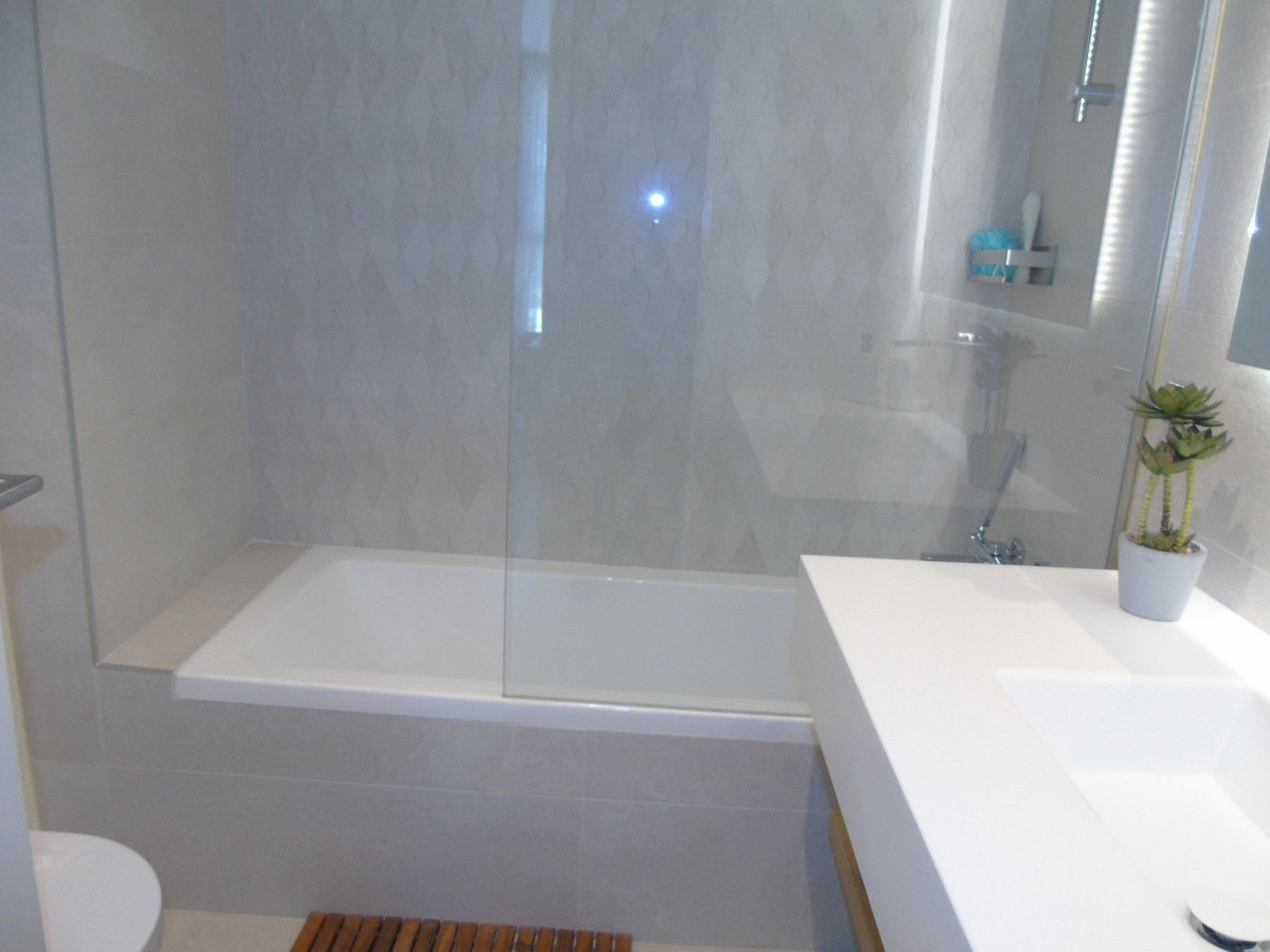 3 Bed Apartment for sale in Marbella Costa Del Sol, Málaga, Spain