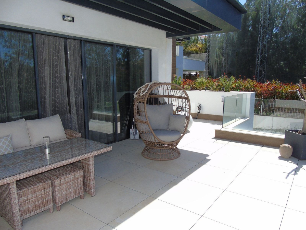 3 Bed Apartment for sale in Marbella Costa Del Sol, Málaga, Spain