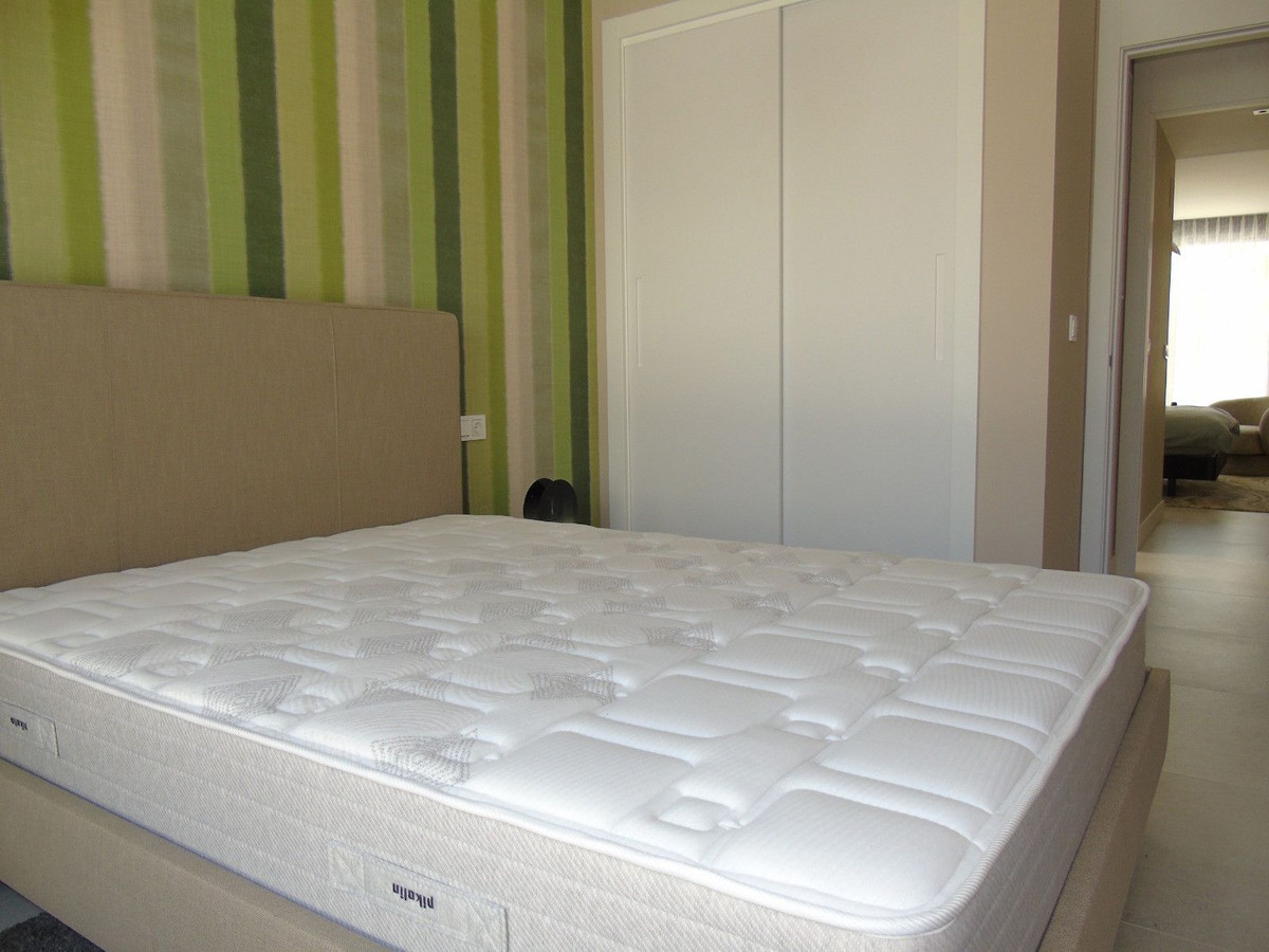 3 Bed Apartment for sale in Marbella Costa Del Sol, Málaga, Spain