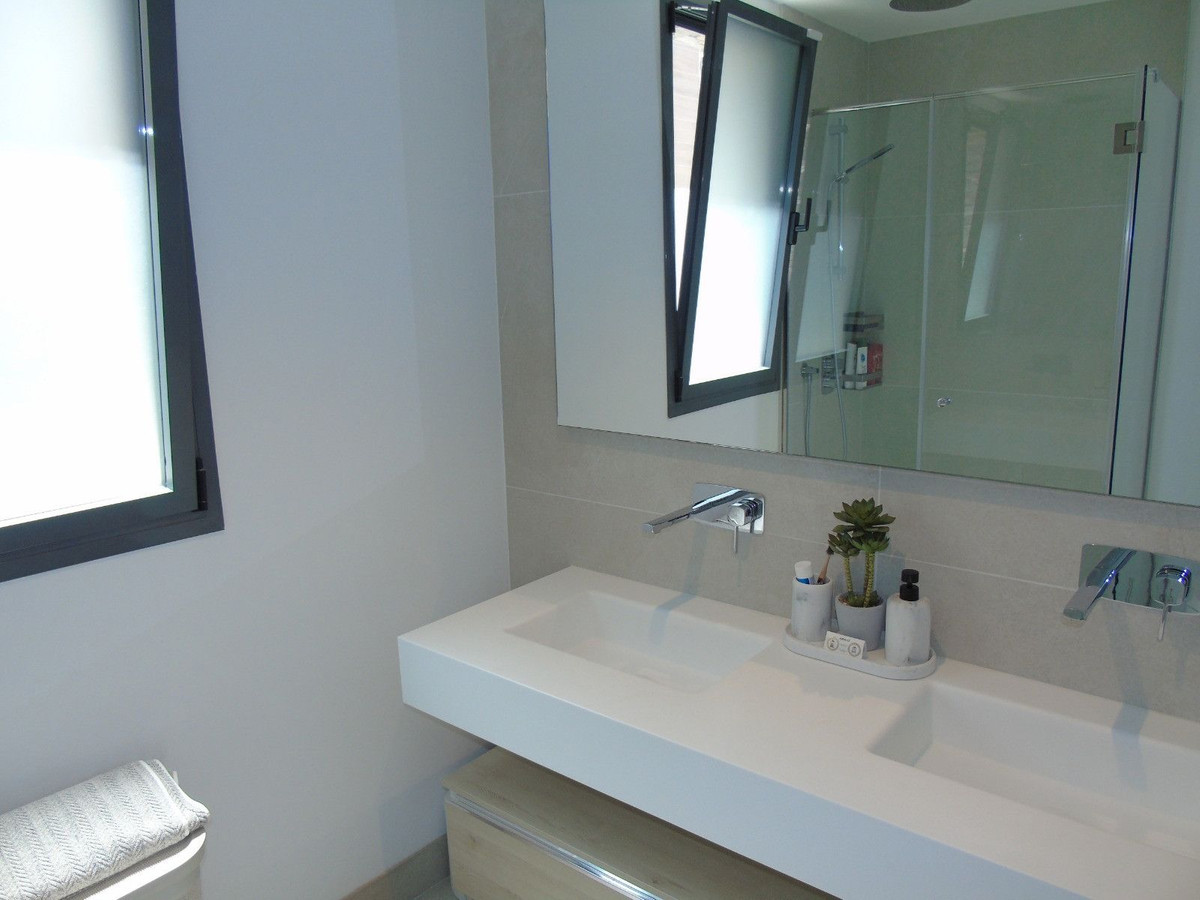 3 Bed Apartment for sale in Marbella Costa Del Sol, Málaga, Spain