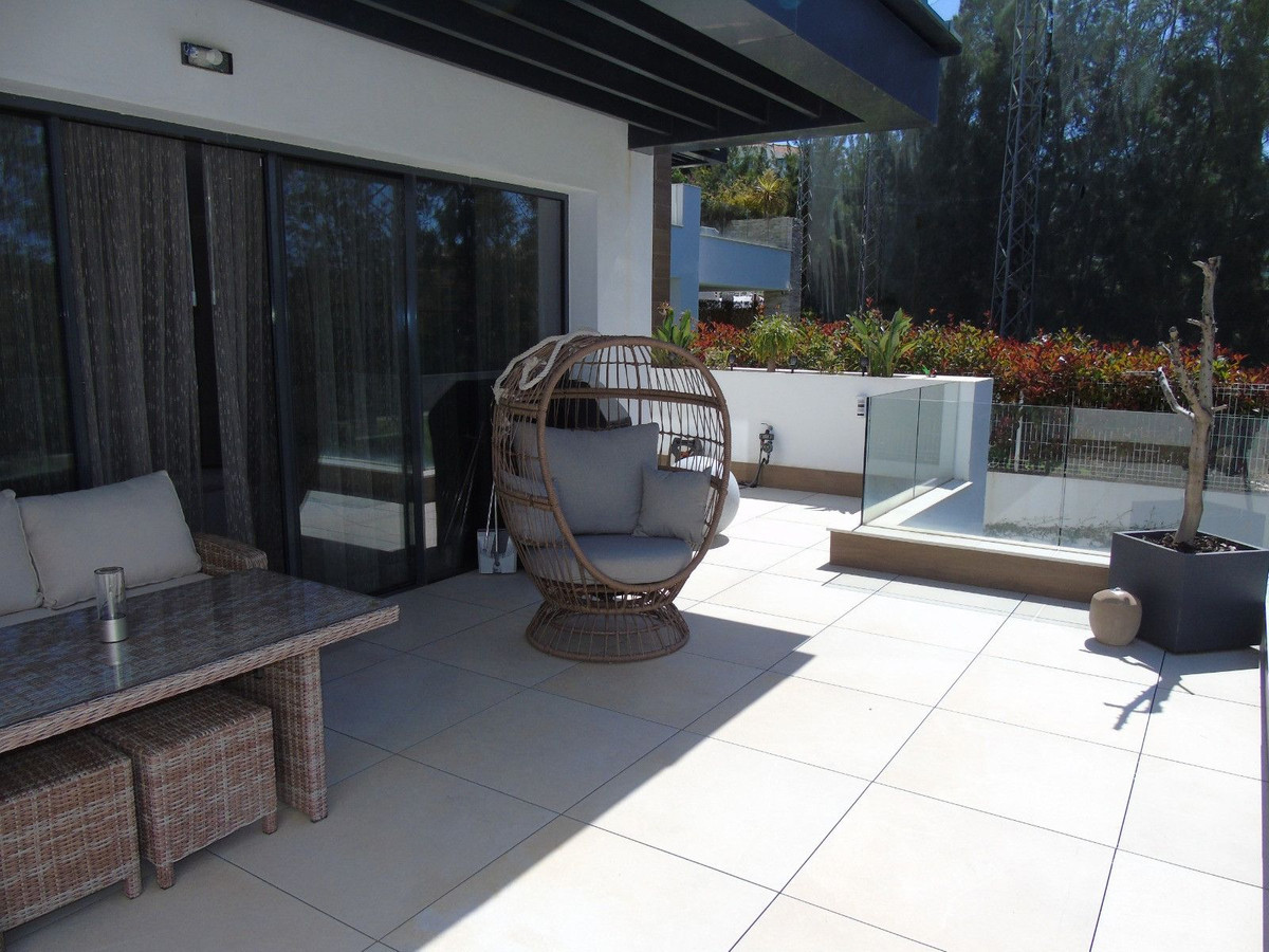 3 Bed Apartment for sale in Marbella Costa Del Sol, Málaga, Spain