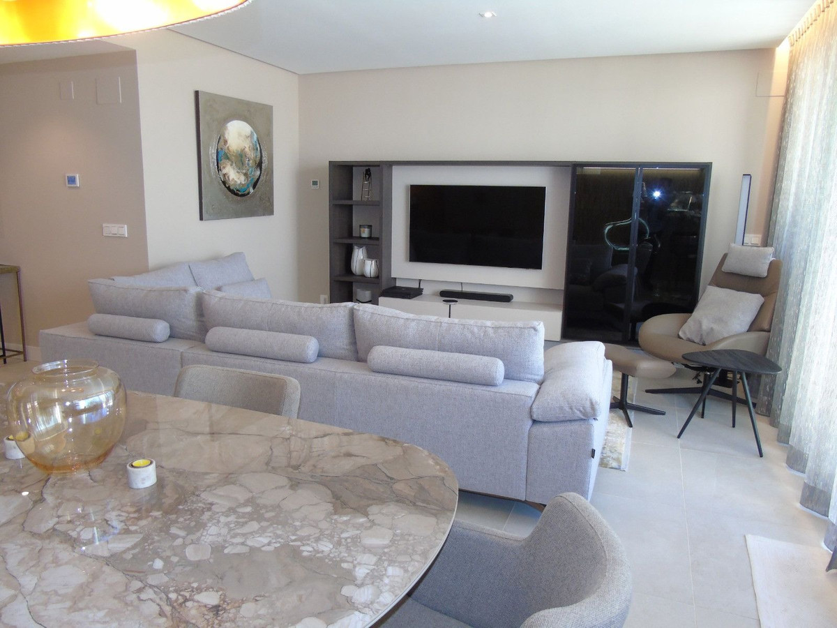 3 Bed Apartment for sale in Marbella Costa Del Sol, Málaga, Spain