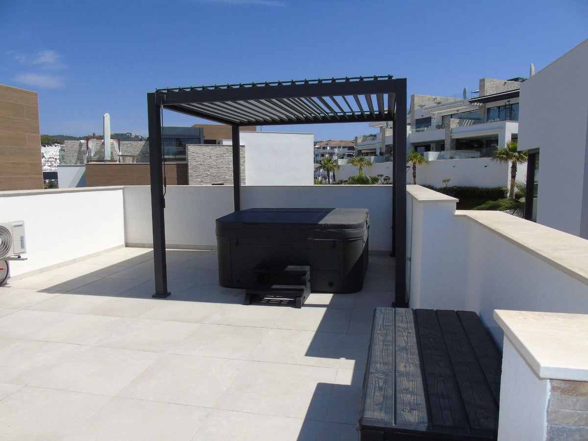 3 Bed Apartment for sale in Marbella Costa Del Sol, Málaga, Spain