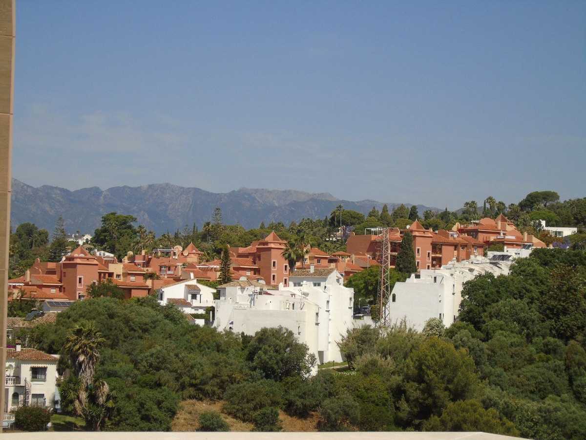 3 Bed Apartment for sale in Marbella Costa Del Sol, Málaga, Spain