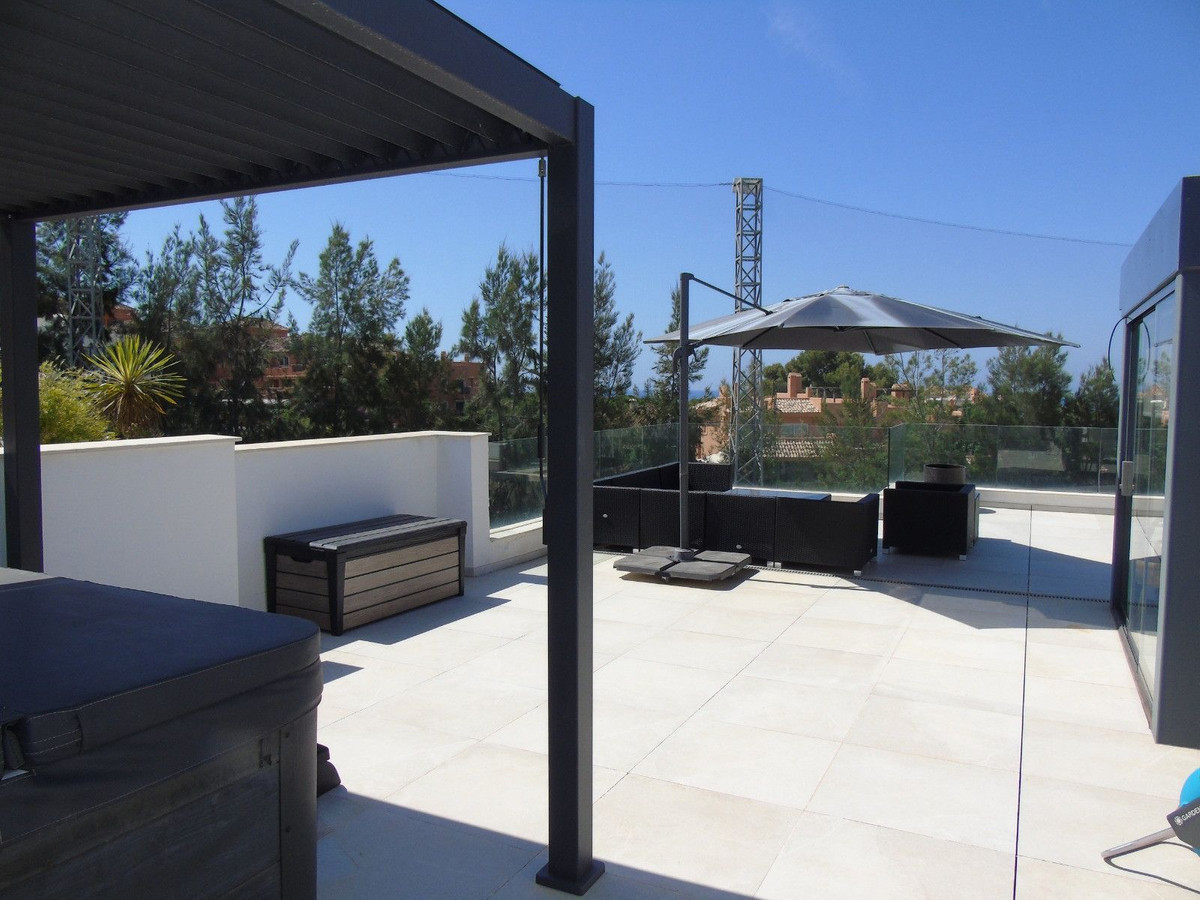 3 Bed Apartment for sale in Marbella Costa Del Sol, Málaga, Spain