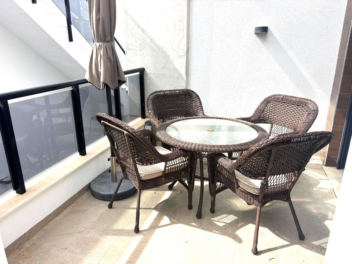 Se vende Apartamento en Planta Última de 2 dormitorios en Costa Blanca, Alicante, España