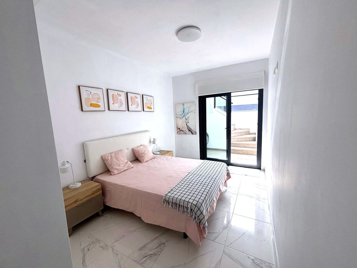 Se vende Apartamento en Planta Última de 2 dormitorios en Costa Blanca, Alicante, España