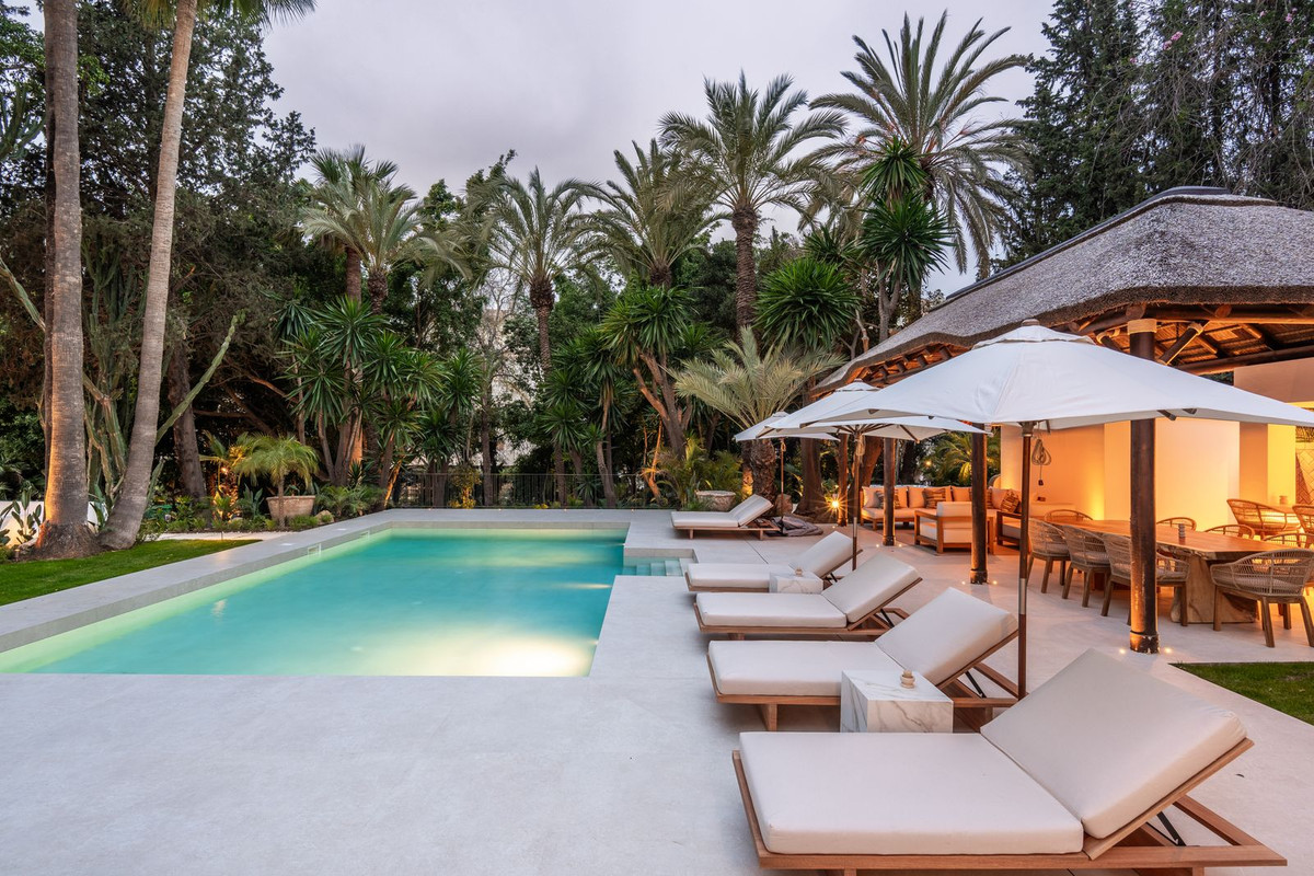 Se vende Villa - Chalet de 5 dormitorios en Costa Del Sol, Málaga, España