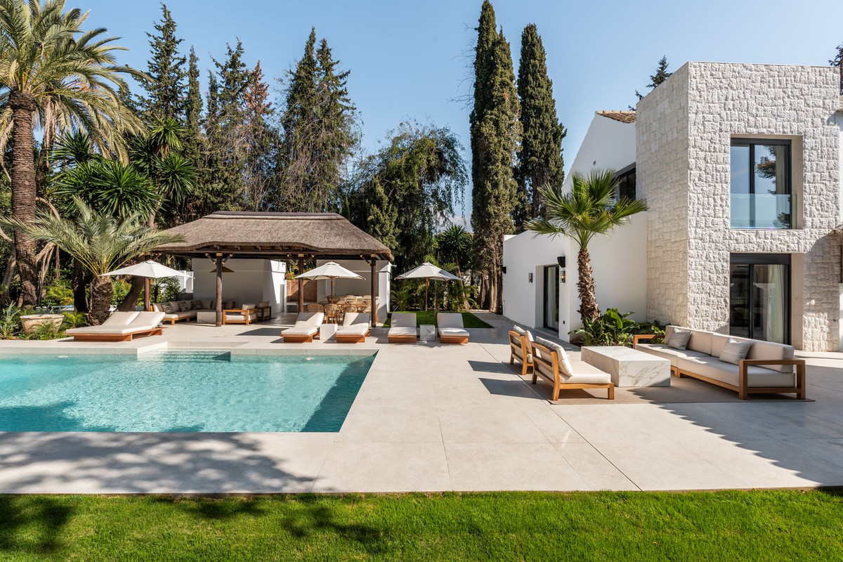 Se vende Villa - Chalet de 5 dormitorios en Costa Del Sol, Málaga, España