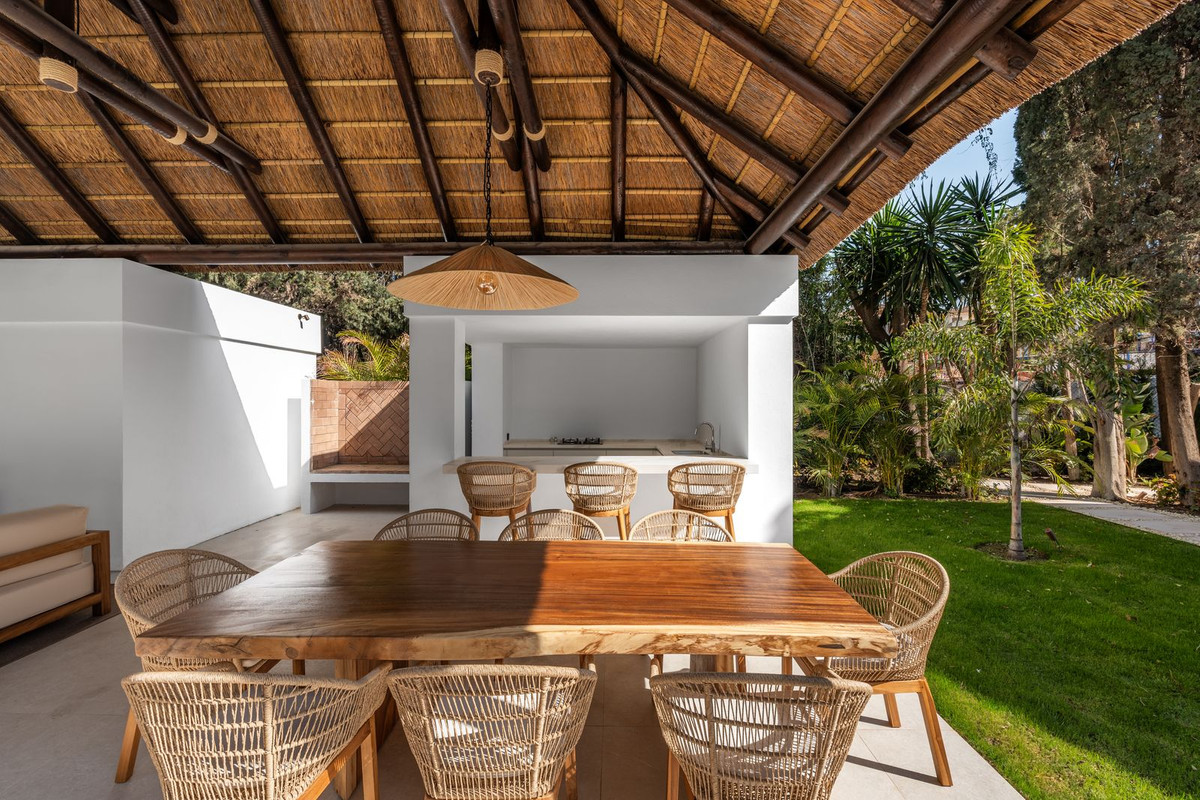 Se vende Villa - Chalet de 5 dormitorios en Costa Del Sol, Málaga, España