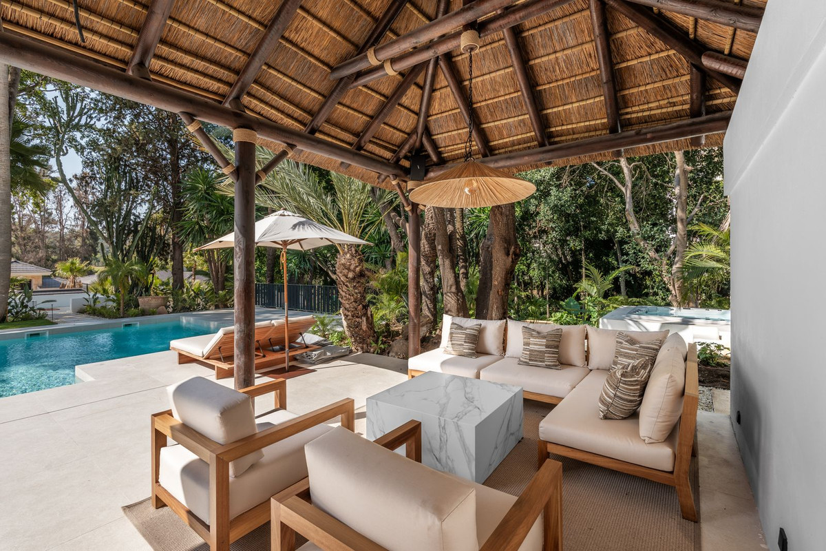 Se vende Villa - Chalet de 5 dormitorios en Costa Del Sol, Málaga, España