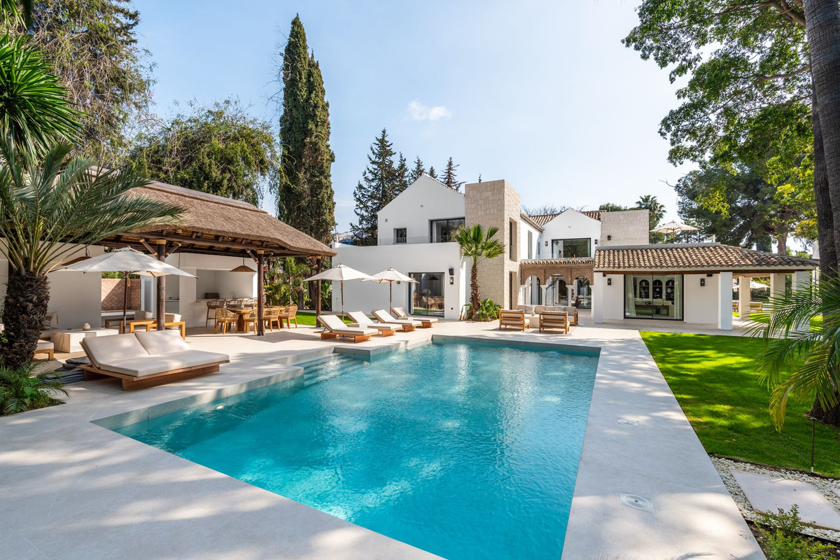 Se vende Villa - Chalet de 5 dormitorios en Costa Del Sol, Málaga, España