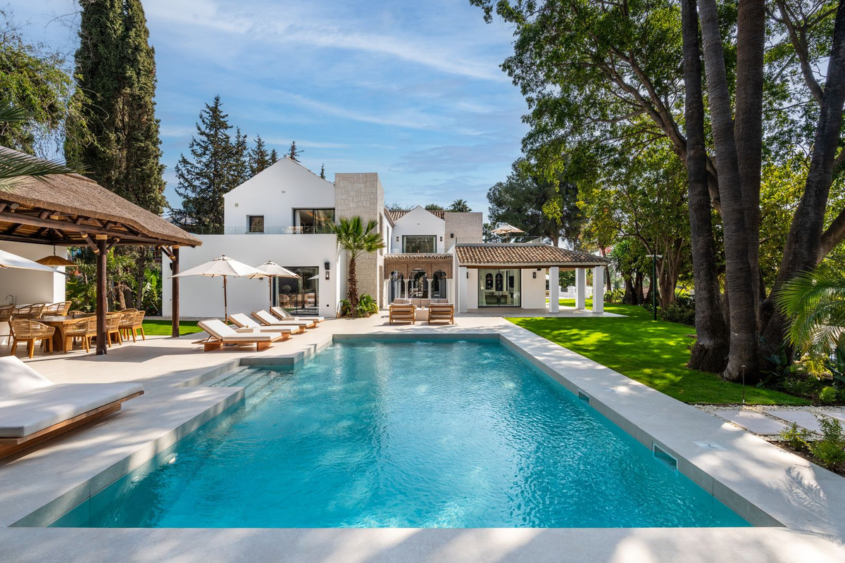 Se vende Villa - Chalet de 5 dormitorios en Costa Del Sol, Málaga, España