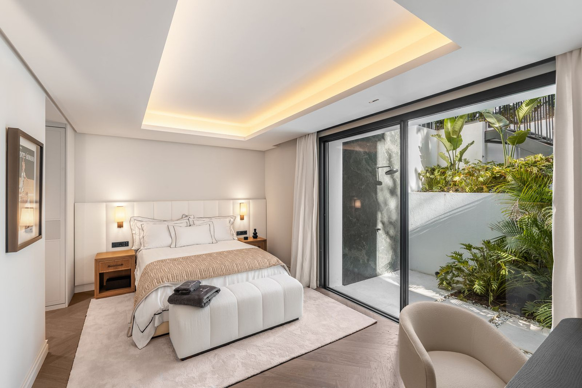 Se vende Villa - Chalet de 5 dormitorios en Costa Del Sol, Málaga, España