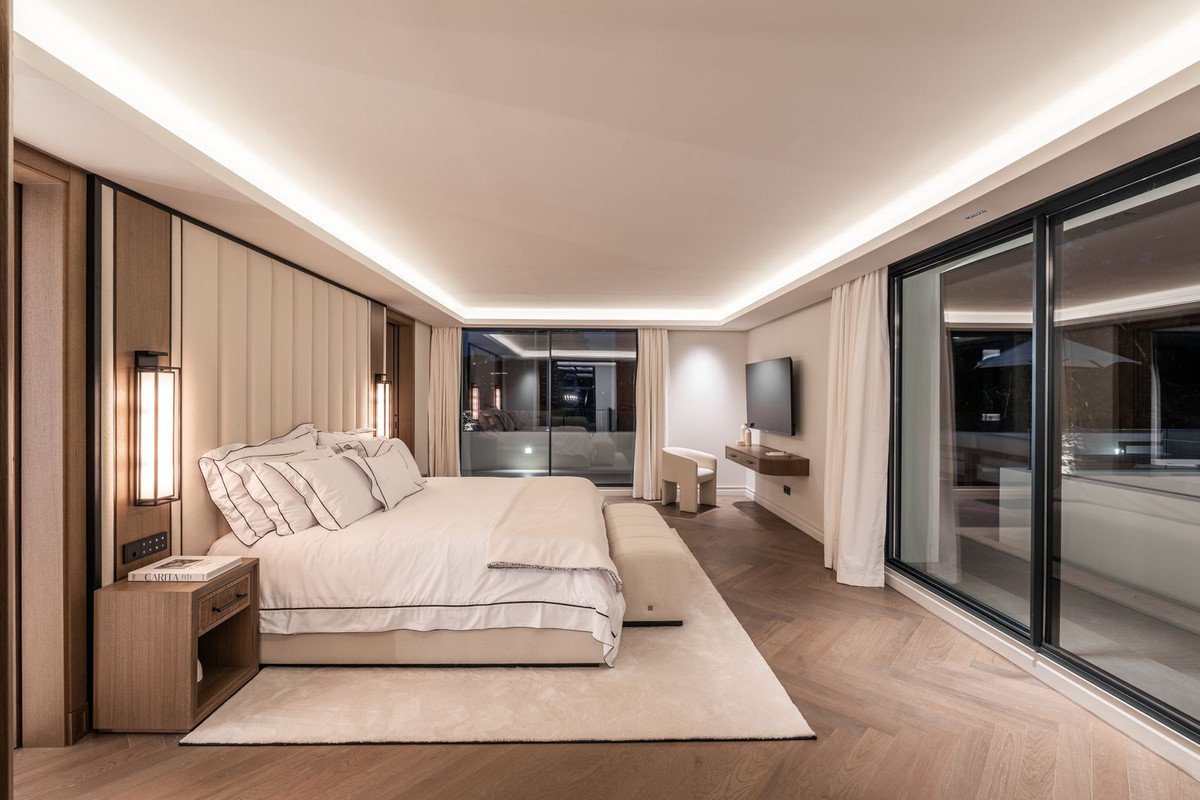 Se vende Villa - Chalet de 5 dormitorios en Costa Del Sol, Málaga, España