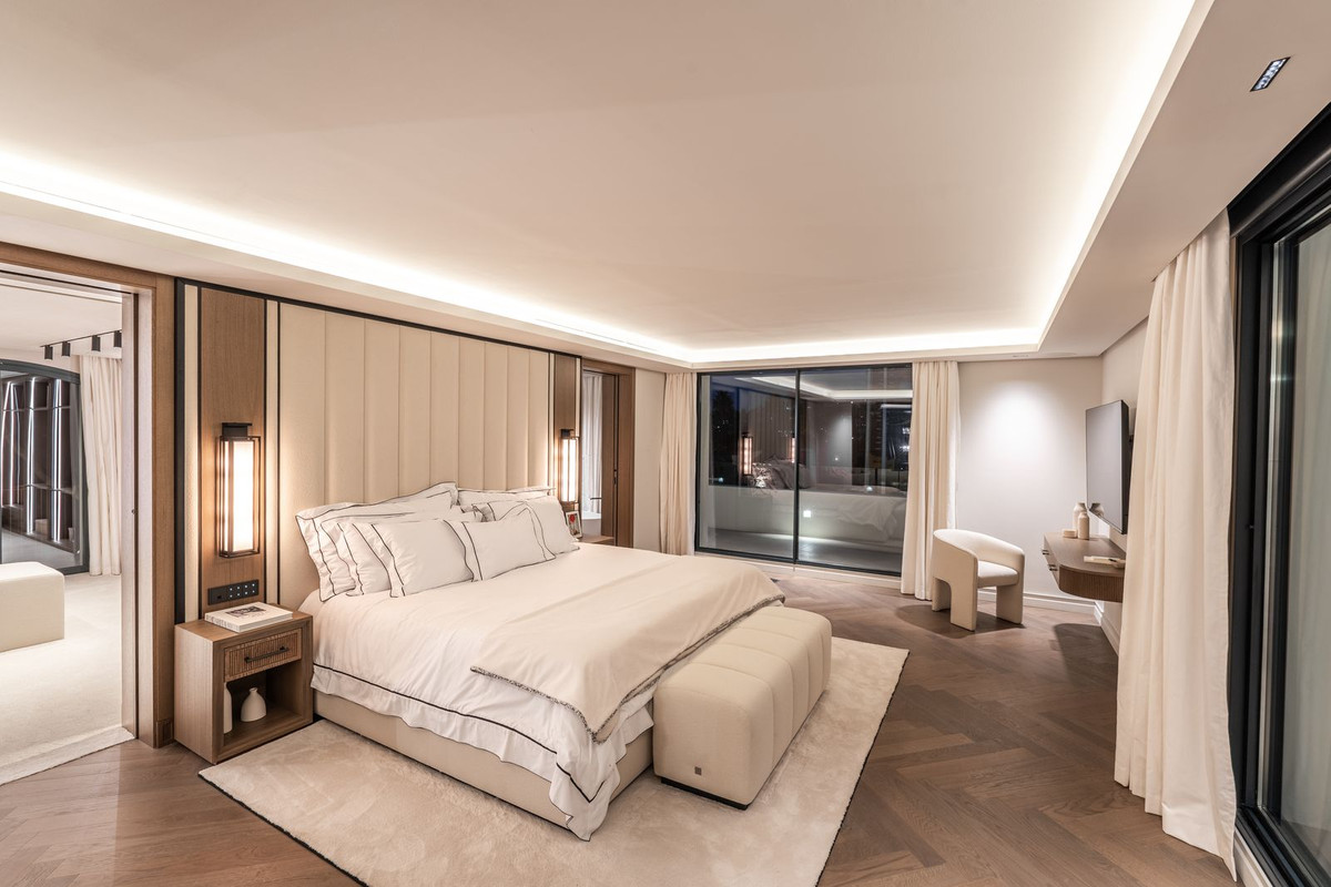 Se vende Villa - Chalet de 5 dormitorios en Costa Del Sol, Málaga, España