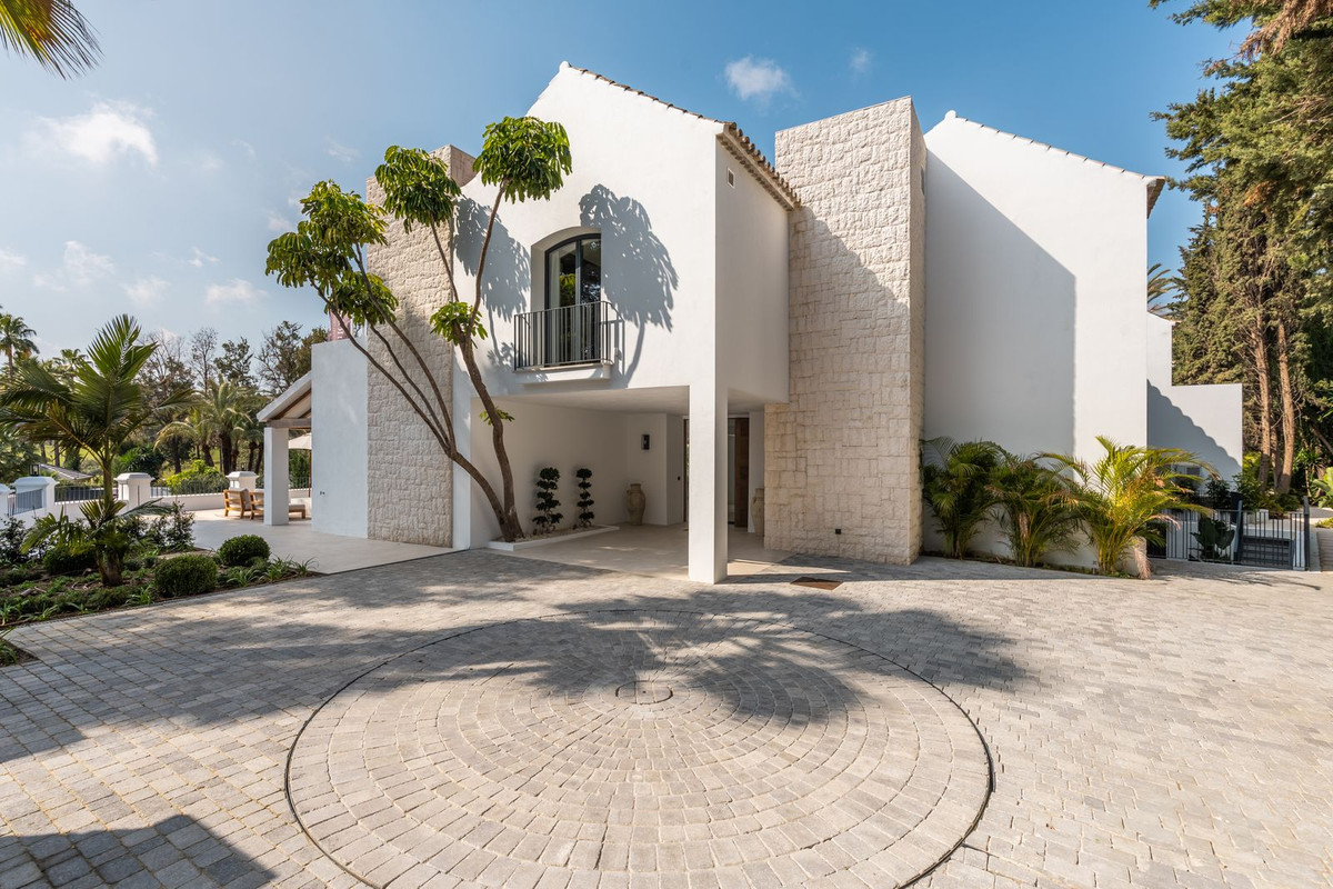 Se vende Villa - Chalet de 5 dormitorios en Costa Del Sol, Málaga, España