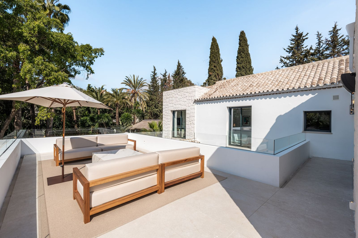 Se vende Villa - Chalet de 5 dormitorios en Costa Del Sol, Málaga, España