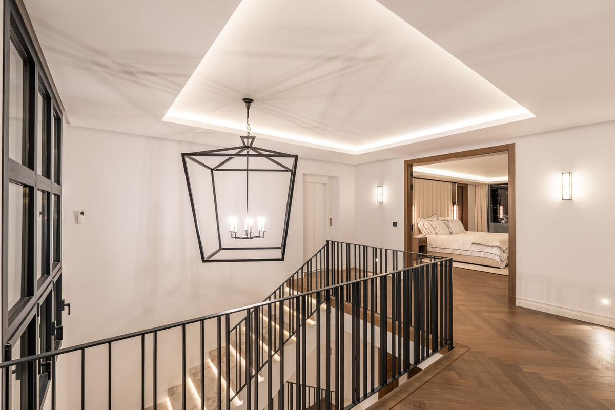 Se vende Villa - Chalet de 5 dormitorios en Costa Del Sol, Málaga, España