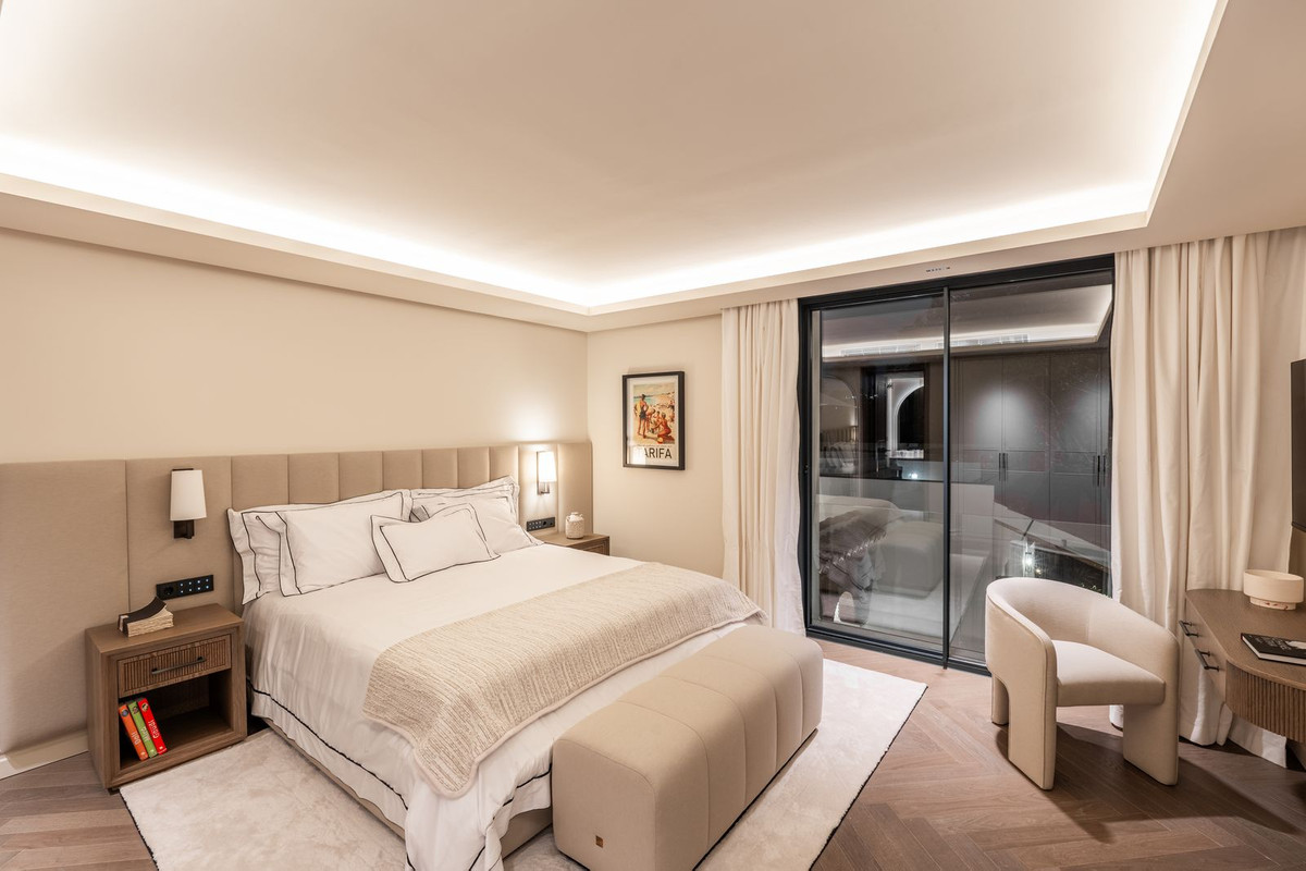 Se vende Villa - Chalet de 5 dormitorios en Costa Del Sol, Málaga, España