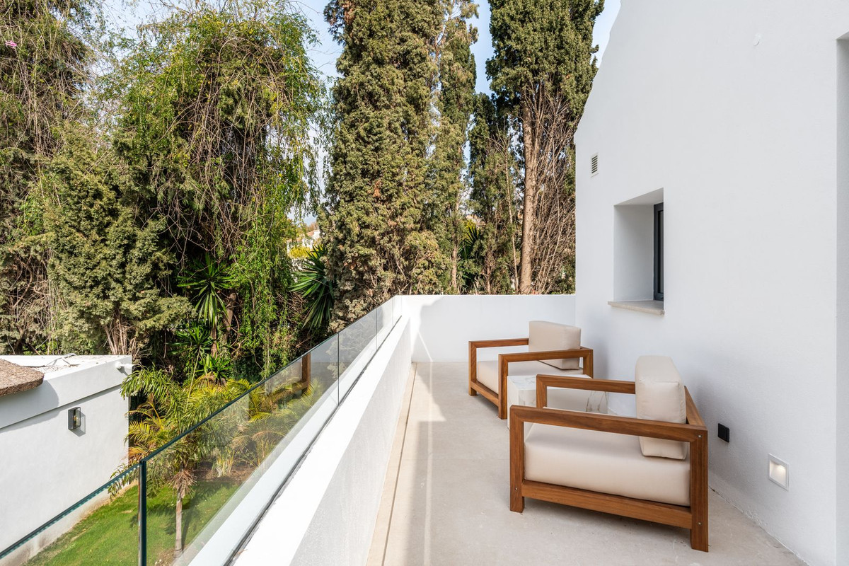 Se vende Villa - Chalet de 5 dormitorios en Costa Del Sol, Málaga, España