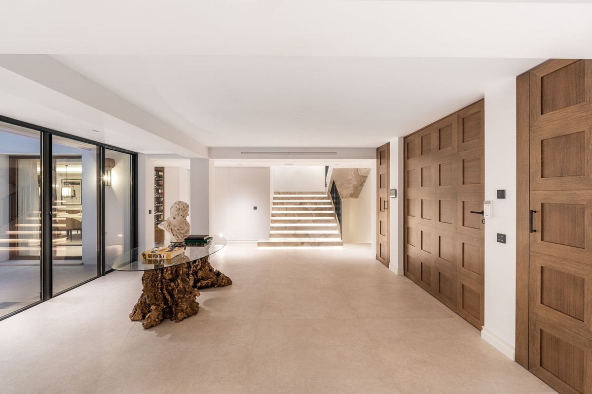 Se vende Villa - Chalet de 5 dormitorios en Costa Del Sol, Málaga, España