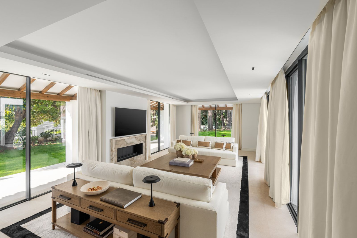 Se vende Villa - Chalet de 5 dormitorios en Costa Del Sol, Málaga, España