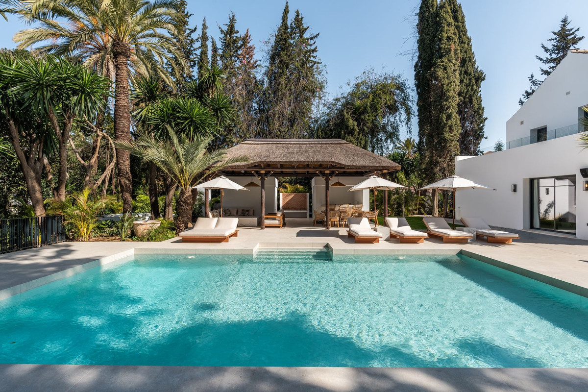 Se vende Villa - Chalet de 5 dormitorios en Costa Del Sol, Málaga, España
