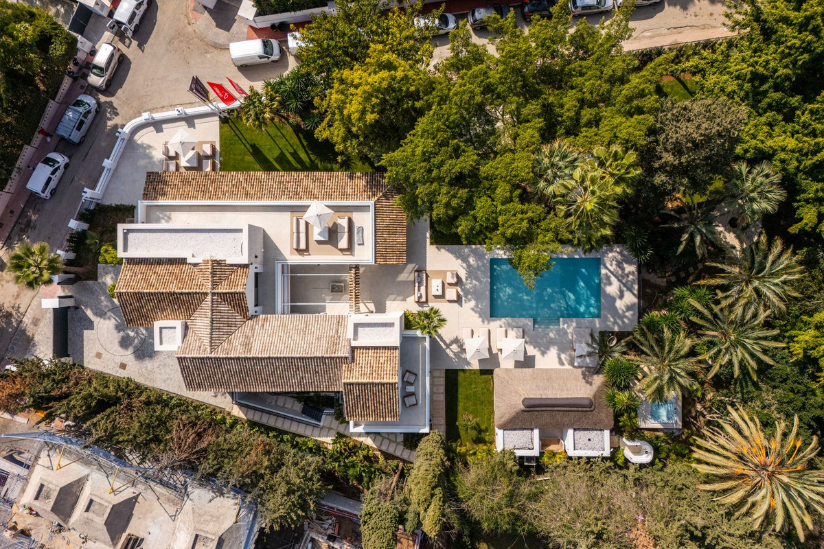 Se vende Villa - Chalet de 5 dormitorios en Costa Del Sol, Málaga, España