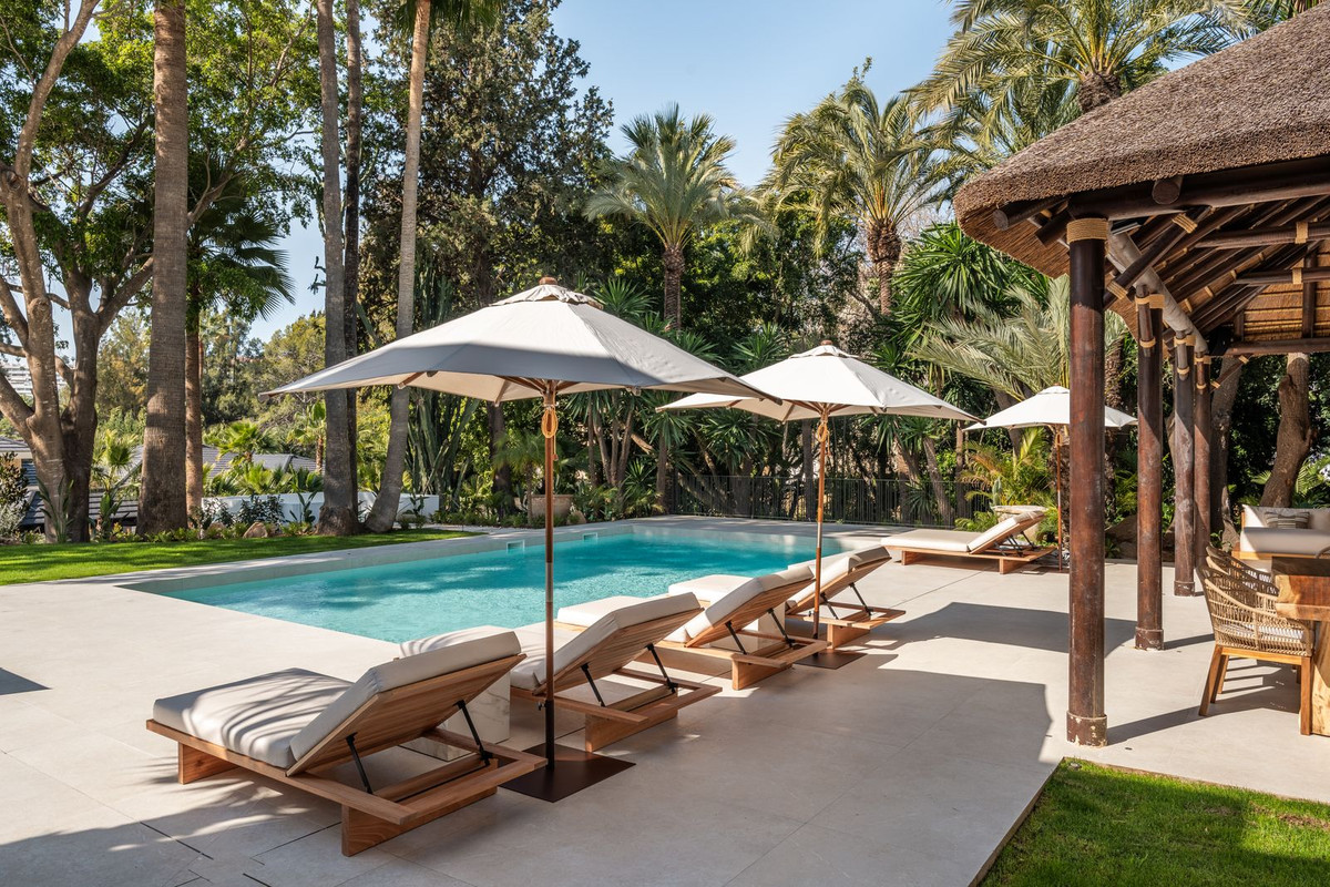 Se vende Villa - Chalet de 5 dormitorios en Costa Del Sol, Málaga, España