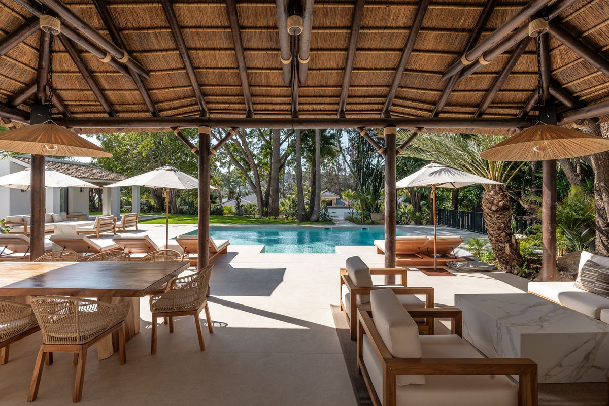 Se vende Villa - Chalet de 5 dormitorios en Costa Del Sol, Málaga, España