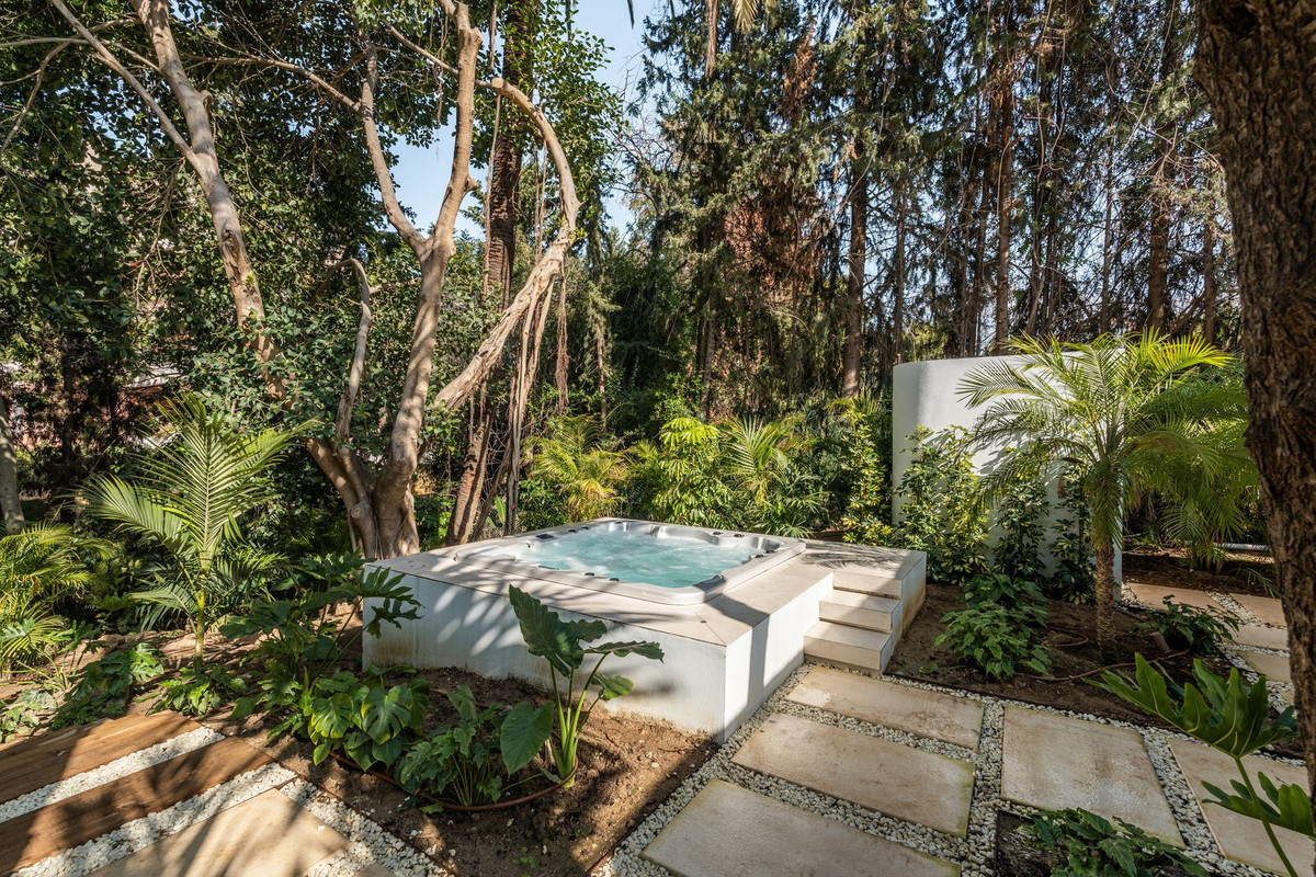 Se vende Villa - Chalet de 5 dormitorios en Costa Del Sol, Málaga, España