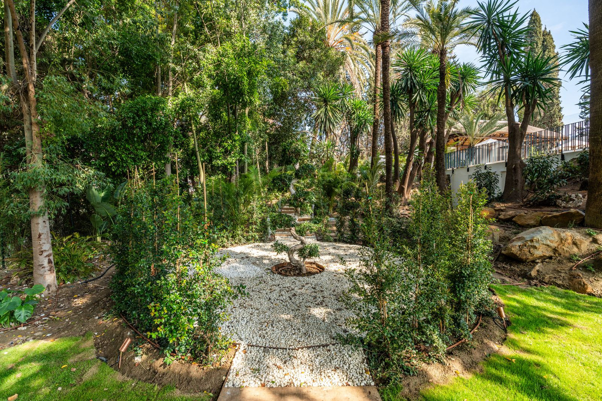 Se vende Villa - Chalet de 5 dormitorios en Costa Del Sol, Málaga, España
