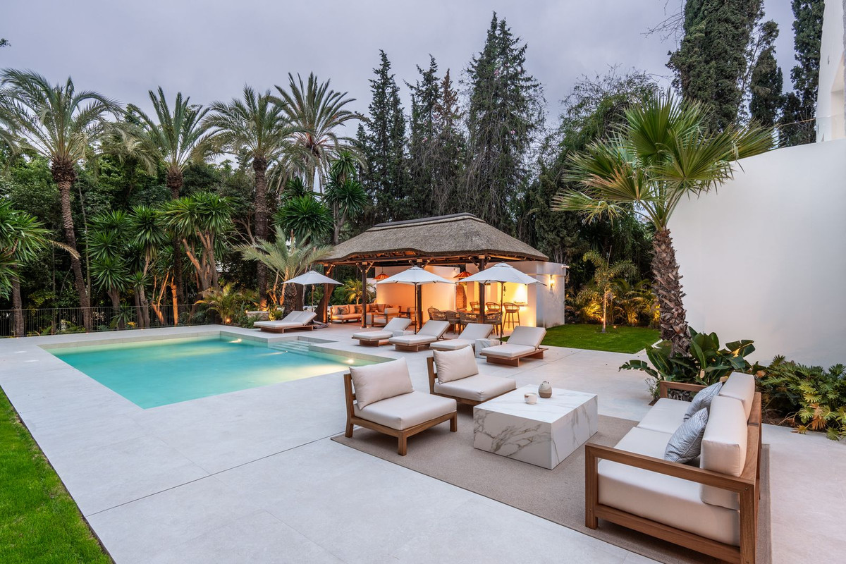 Se vende Villa - Chalet de 5 dormitorios en Costa Del Sol, Málaga, España