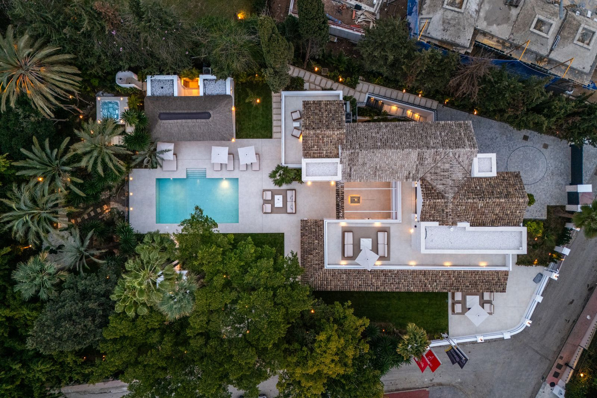 Se vende Villa - Chalet de 5 dormitorios en Costa Del Sol, Málaga, España