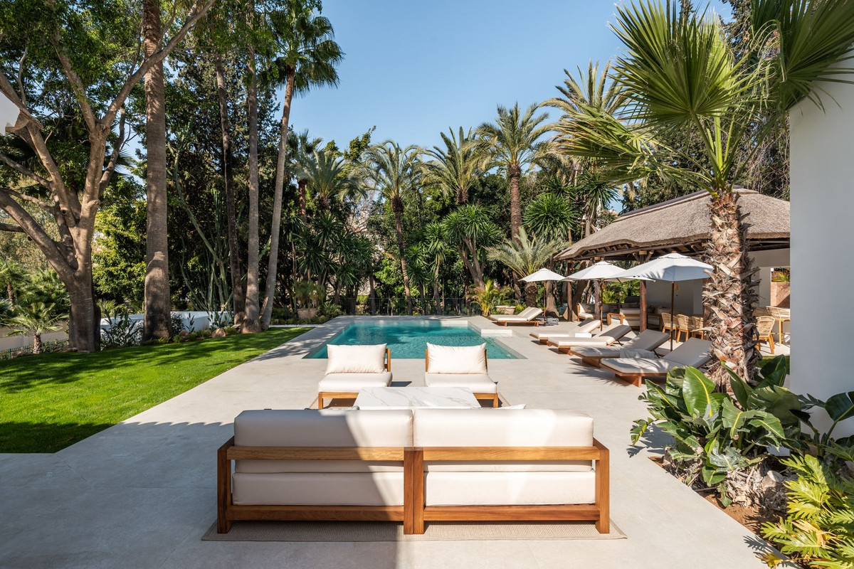 Se vende Villa - Chalet de 5 dormitorios en Costa Del Sol, Málaga, España