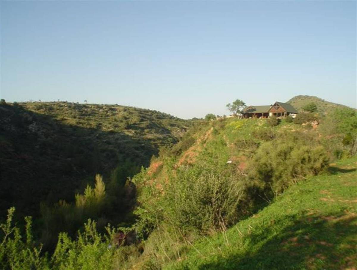 3 Bed Townhouse for sale in Ardales Costa Del Sol, Málaga, Spain