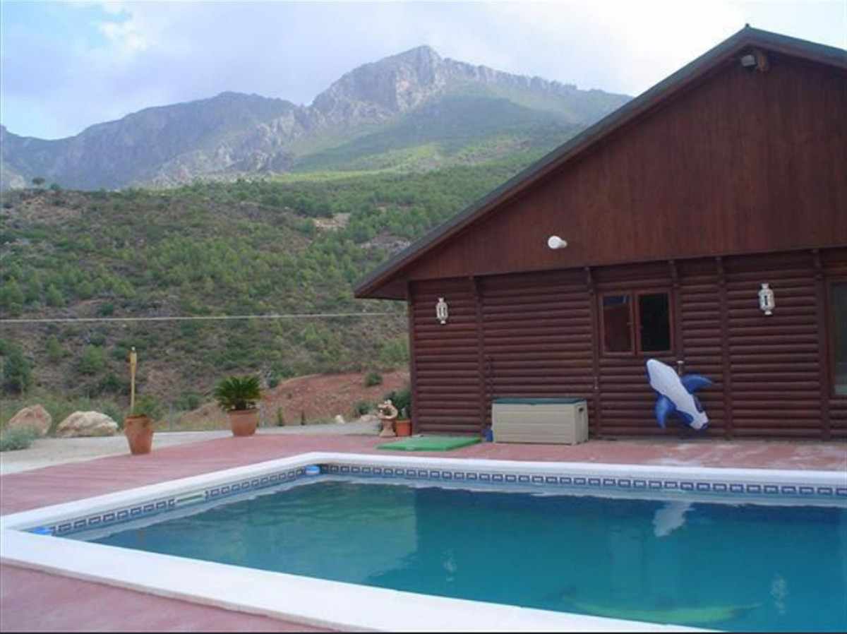 3 Bed Townhouse for sale in Ardales Costa Del Sol, Málaga, Spain