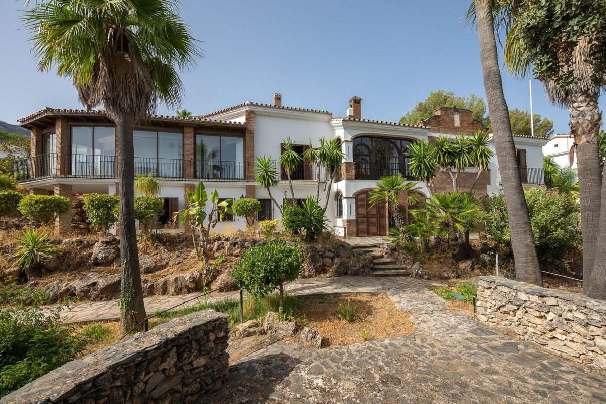 Se vende Villa - Chalet de 13 dormitorios en Costa Del Sol, Málaga, España