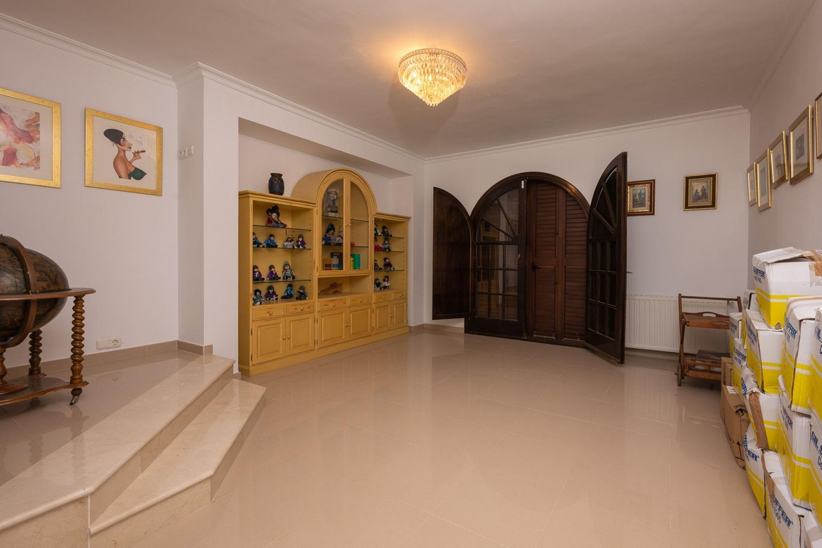 Se vende Villa - Chalet de 13 dormitorios en Costa Del Sol, Málaga, España