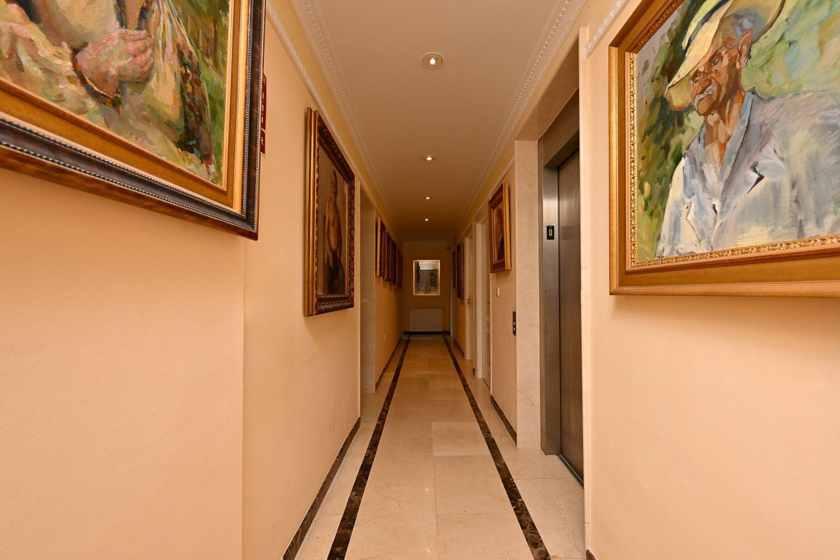 Se vende Villa - Chalet de 13 dormitorios en Costa Del Sol, Málaga, España