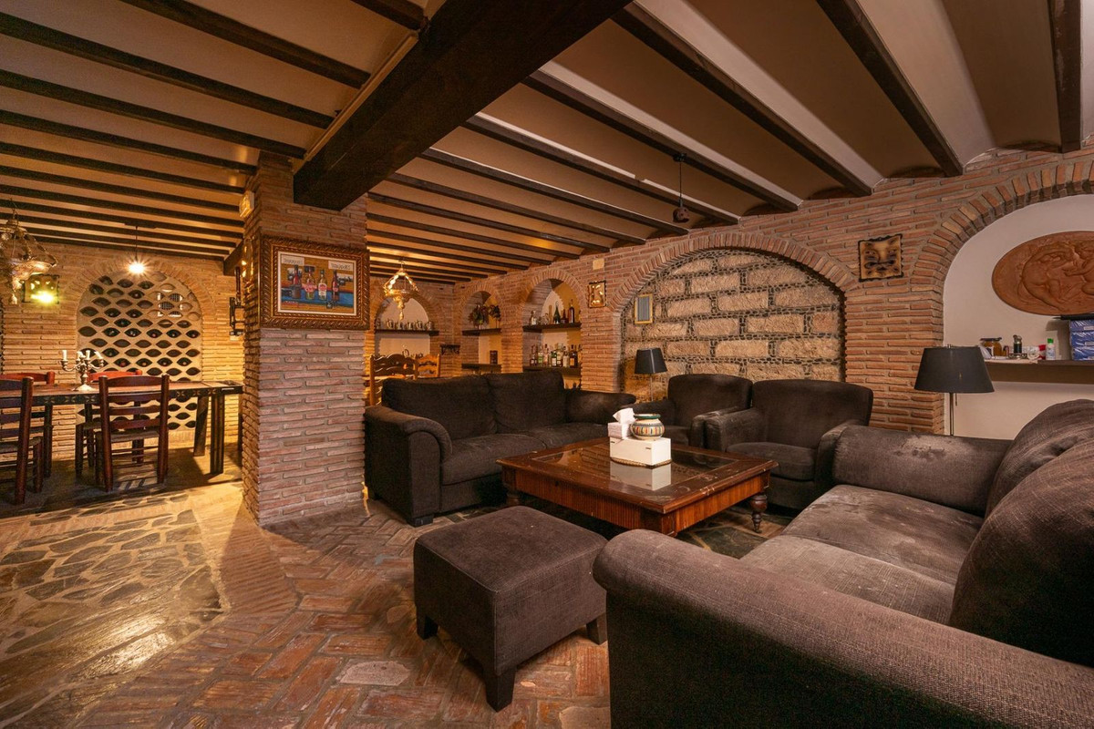 Se vende Villa - Chalet de 13 dormitorios en Costa Del Sol, Málaga, España