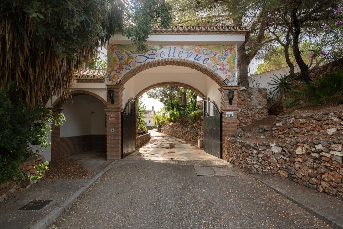 Se vende Villa - Chalet de 13 dormitorios en Costa Del Sol, Málaga, España