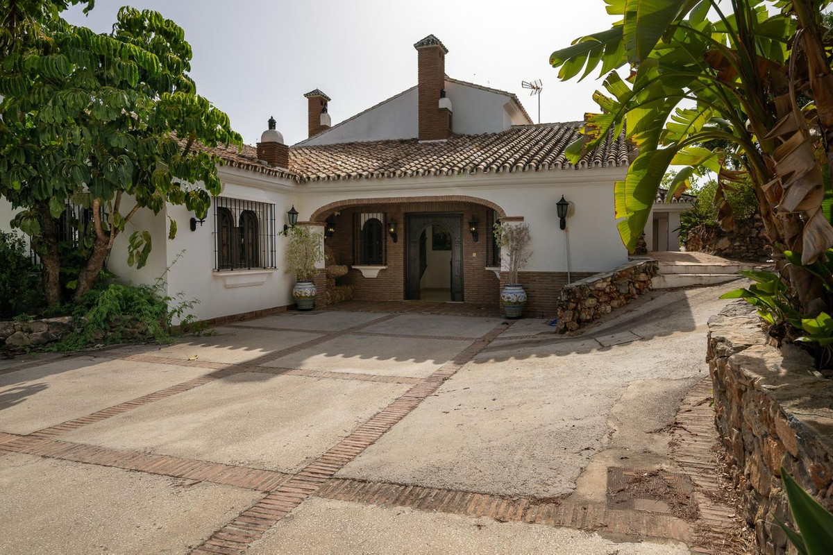 Se vende Villa - Chalet de 13 dormitorios en Costa Del Sol, Málaga, España