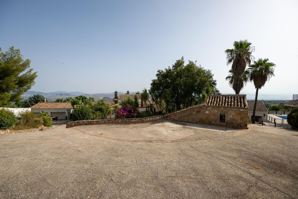 Se vende Villa - Chalet de 13 dormitorios en Costa Del Sol, Málaga, España