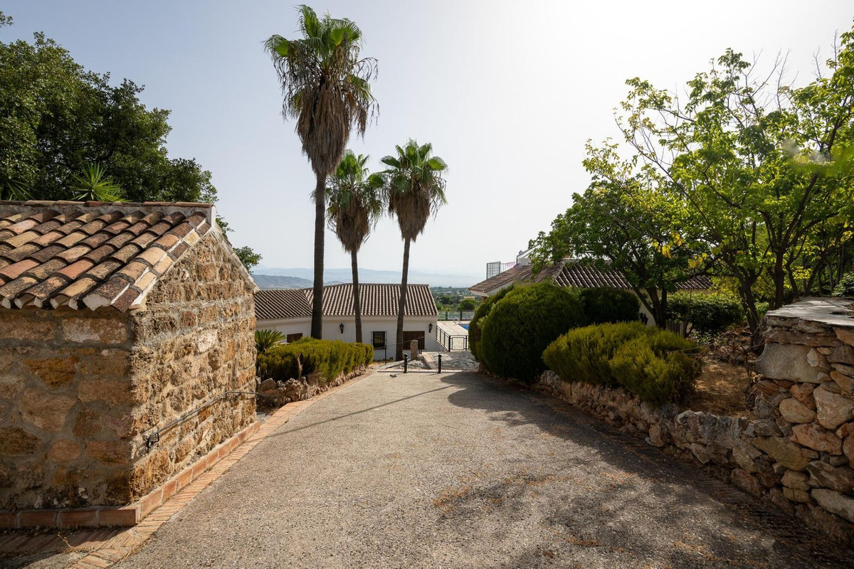 Se vende Villa - Chalet de 13 dormitorios en Costa Del Sol, Málaga, España