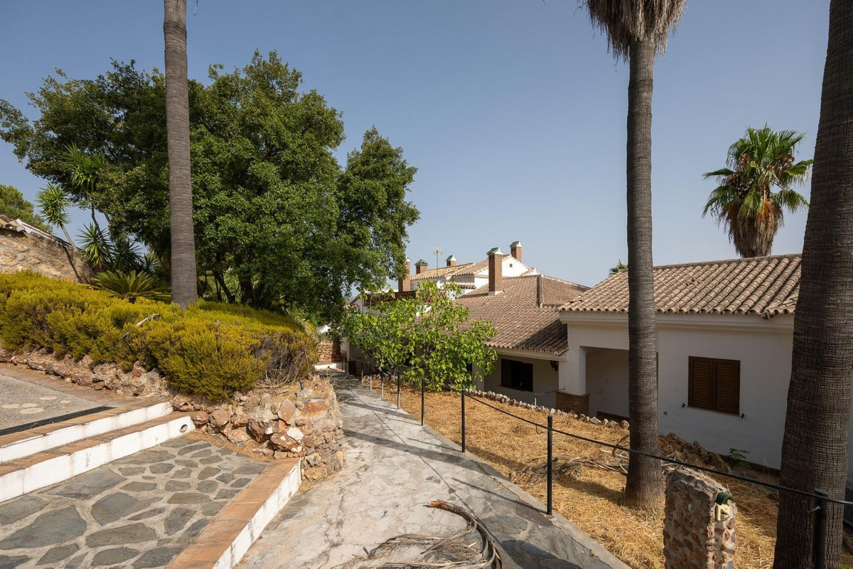 Se vende Villa - Chalet de 13 dormitorios en Costa Del Sol, Málaga, España