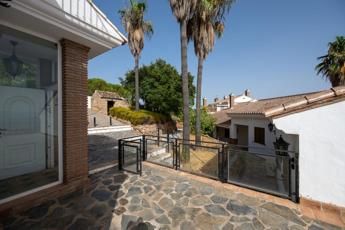 Se vende Villa - Chalet de 13 dormitorios en Costa Del Sol, Málaga, España