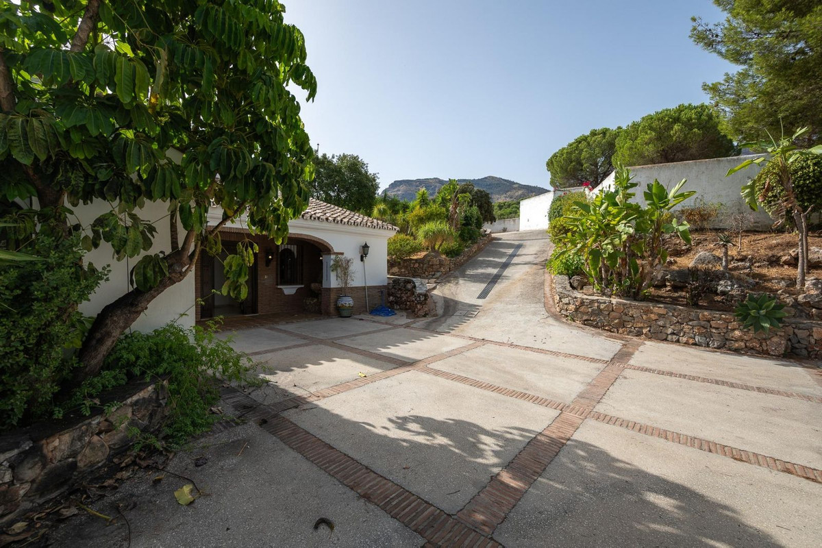 Se vende Villa - Chalet de 13 dormitorios en Costa Del Sol, Málaga, España